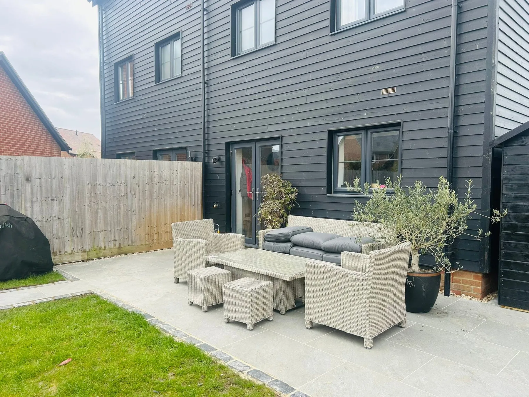 Porcelain Patio with Granite Sett Edging in Reading